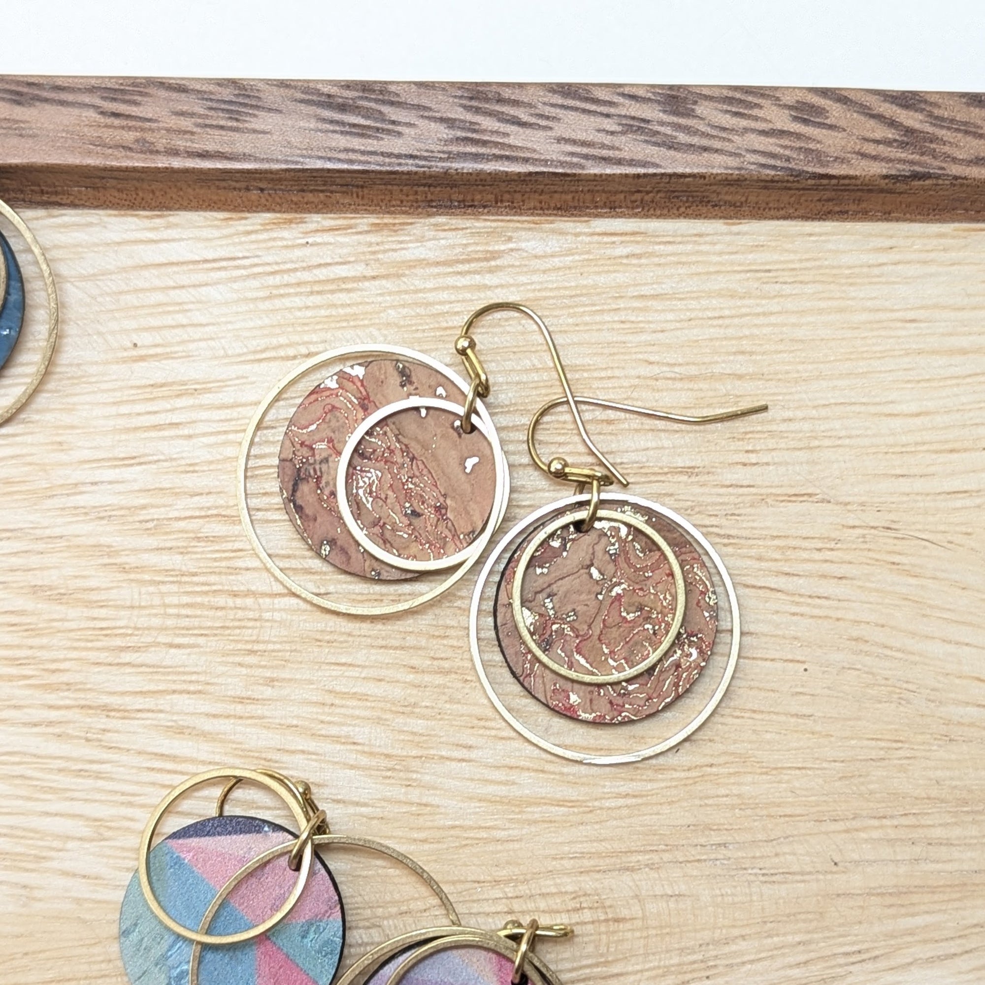 Circle Cork and Brass Earrings - Natural Gold
