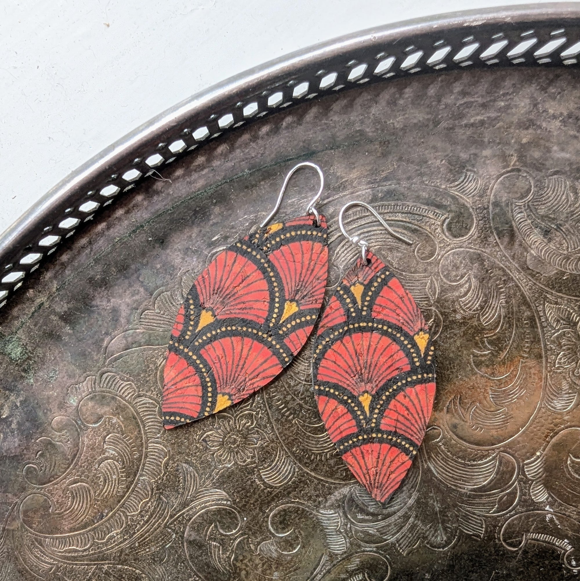 Red Fan Cork Earrings - Large Leaf