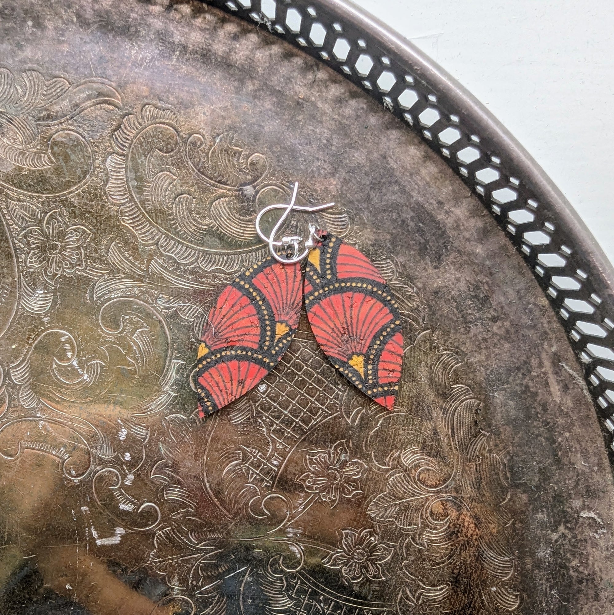 Red Fan Cork Earrings - Small Leaf
