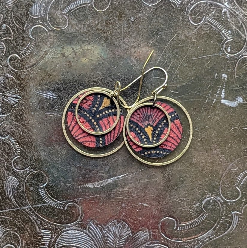 Circle Cork and Brass Earrings - Red Fan